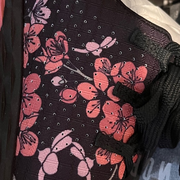 NEW IN BOX NOBULL Black and Pink Floral Women's Sneakers - Picture 4 of 12